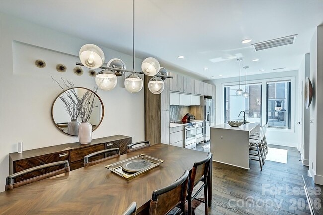 Building Photo - 1208 Minter Pl