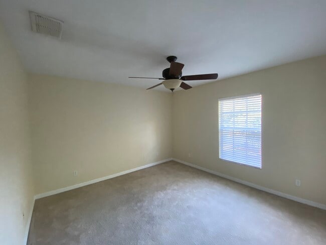 Building Photo - 3640 Pine Knot Dr