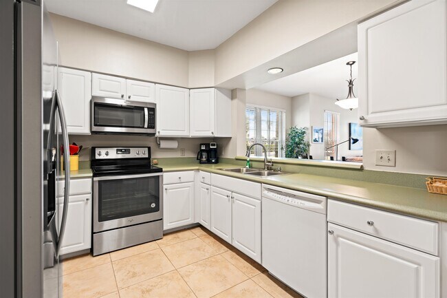 Building Photo - 225 Atlantis Cir