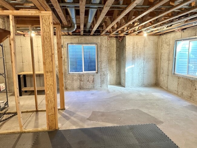 Building Photo - 2955 Talaga Dr