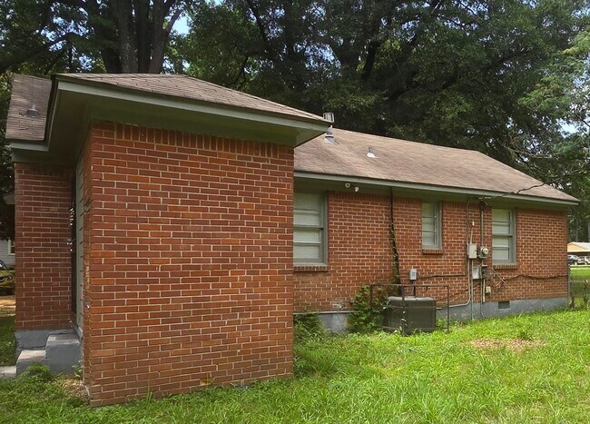 Building Photo - 4062 Shirley Dr