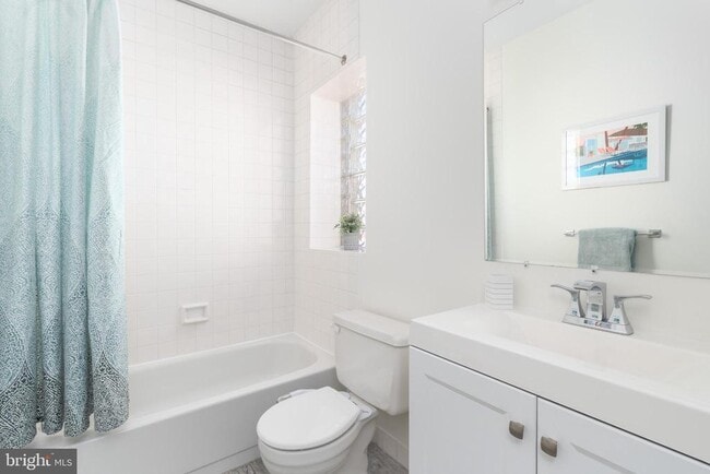 Building Photo - 1843 Mintwood Pl NW