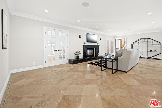 Building Photo - 2563 Hutton Dr