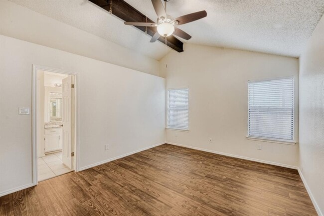 Building Photo - 11922 Meadowfire Dr