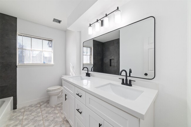 Building Photo - 419 Bellmar Dr