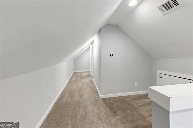 Building Photo - 1571 Blvd Lorraine SW