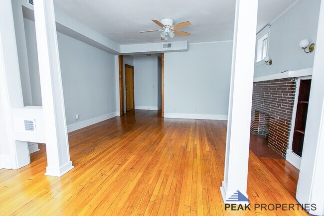 Building Photo - 1104 N Oakley Blvd