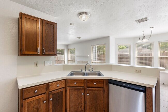 Building Photo - 21610 Bluebonnet Meadow Ln