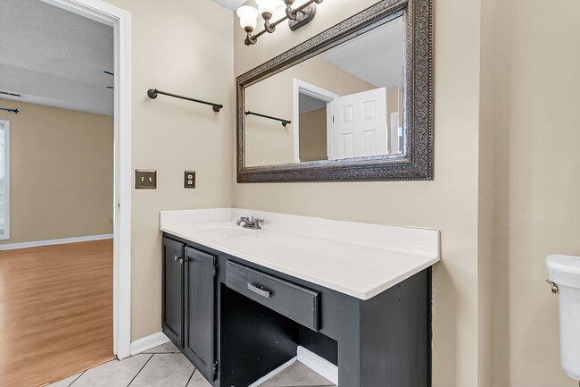 Building Photo - Completely Refreshed 3 Bedroom 2 Bathroom ...