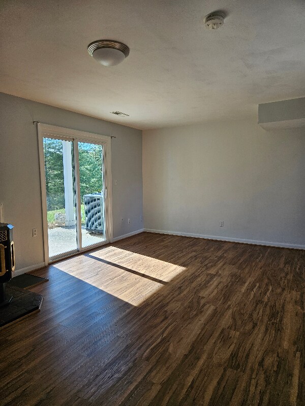 Building Photo - 3040 Winterberry Dr