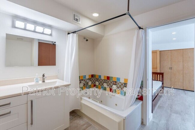 Building Photo - 7024 E Orange Blossom Ln