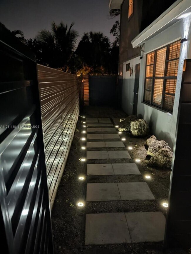 Building Photo - 2809 SW 8th St