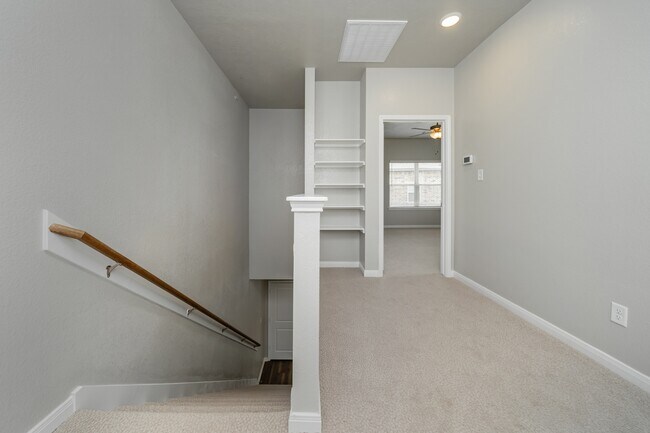 Building Photo - 4089 Cross Park Dr
