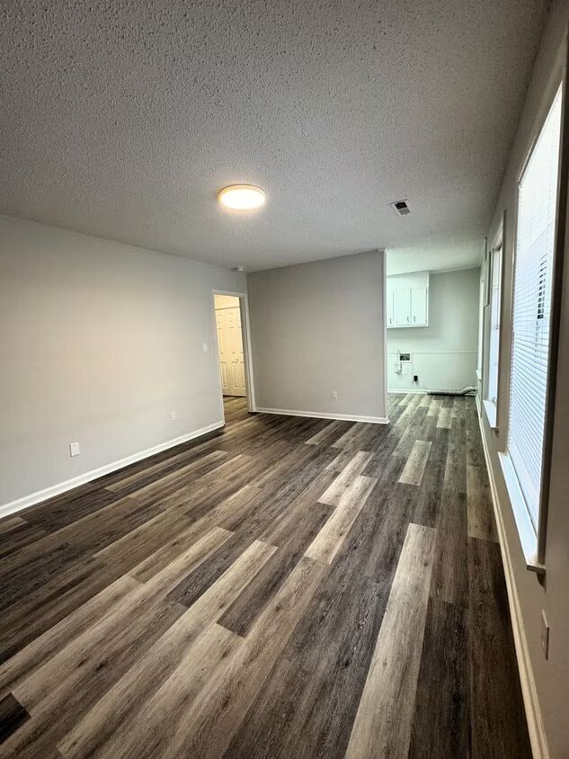 Building Photo - 206 Cloverleaf Dr