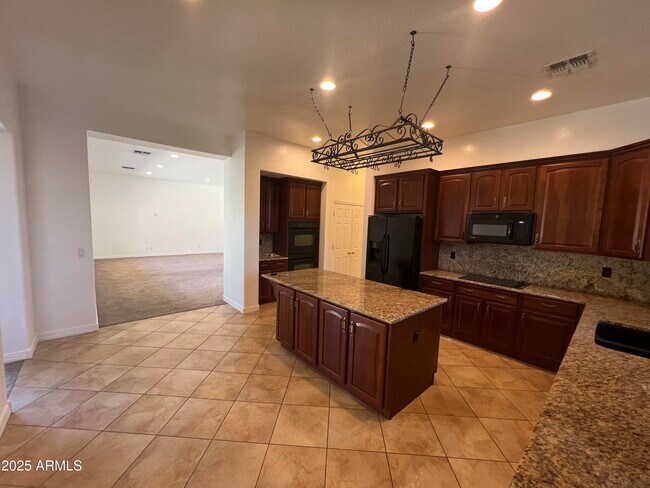 Building Photo - 15494 W Meadowbrook Ave
