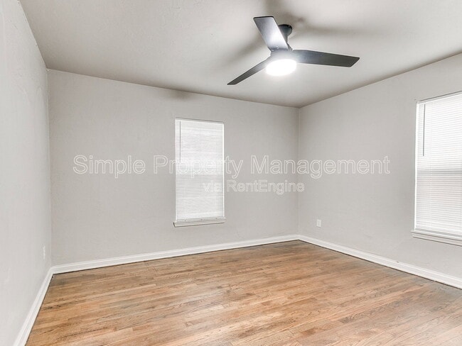 Building Photo - 512 W Lockheed Dr