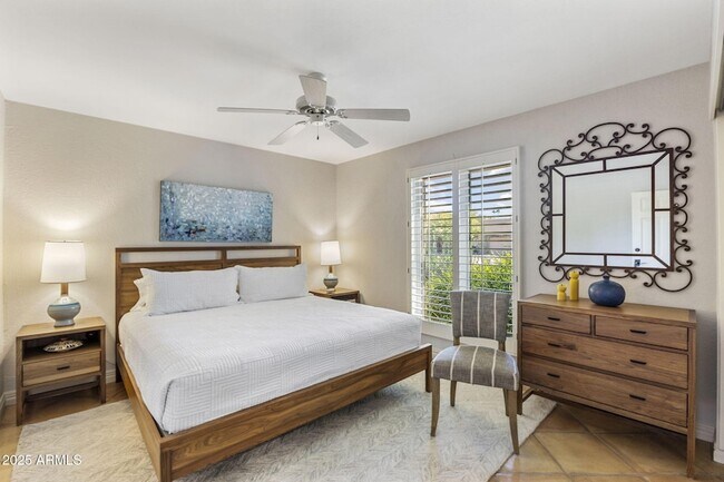 Building Photo - 7620 E Vía Del Placito