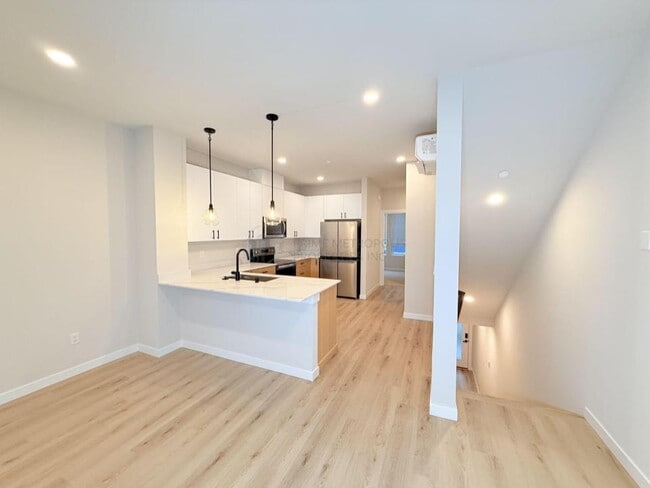 Building Photo - 16111 36th Ave W