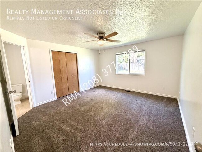 Building Photo - 2324 Yucca Pl