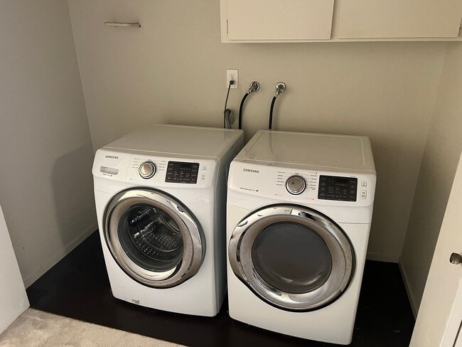 Building Photo - STYLISH HAYWARD HILLS CONDO WITH TWO PRIMARY SUITES AND BAY VIEWS!!!