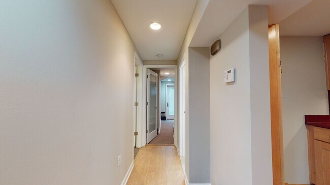 Building Photo - Spacious Two Bedroom Two Bathroom Petworth...