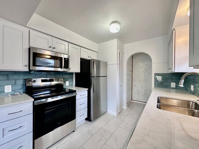 Building Photo - Bungalow Style Single-Family Home in Mt. Tabor Neighborhood