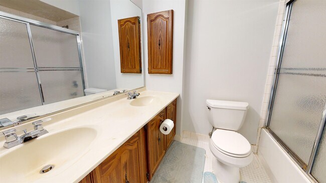 Building Photo - 602 Sanderling Ct
