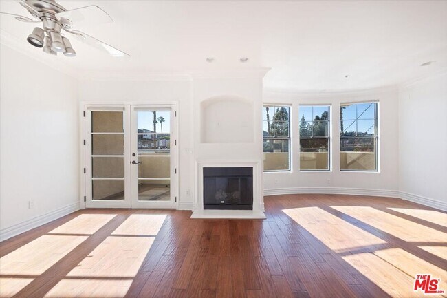 Building Photo - 12026 Hoffman St