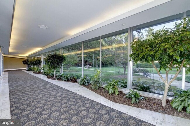 Building Photo - 4201 Cathedral Ave NW