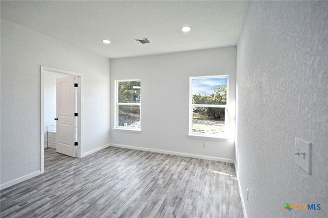 Building Photo - 1234 Clearcreek Dr
