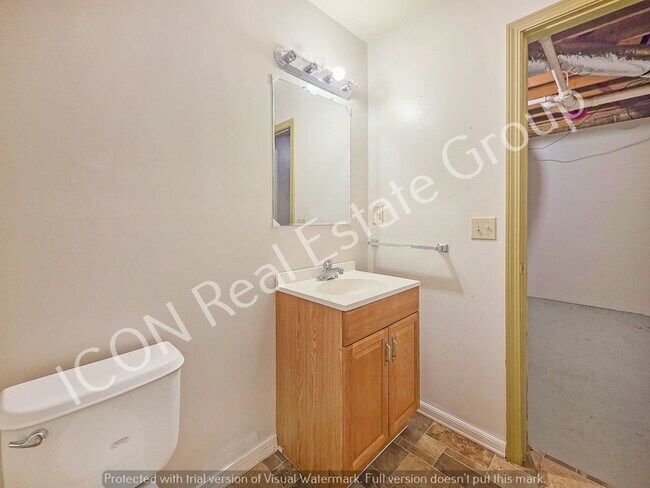 Building Photo - 3/2.5 home with large level lot