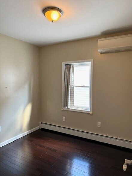 Building Photo - 6132 Booth St