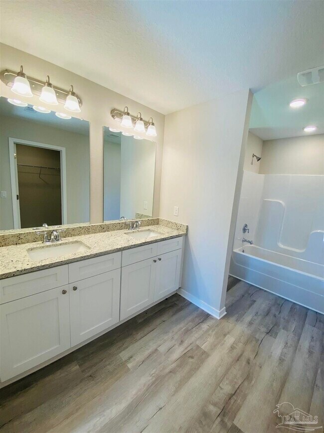 Building Photo - 2884 N 24th Ave