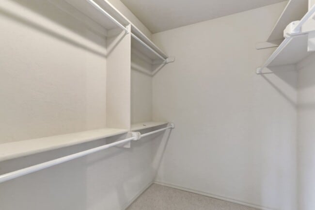 Building Photo - Duplex in Yukon, Available Now!