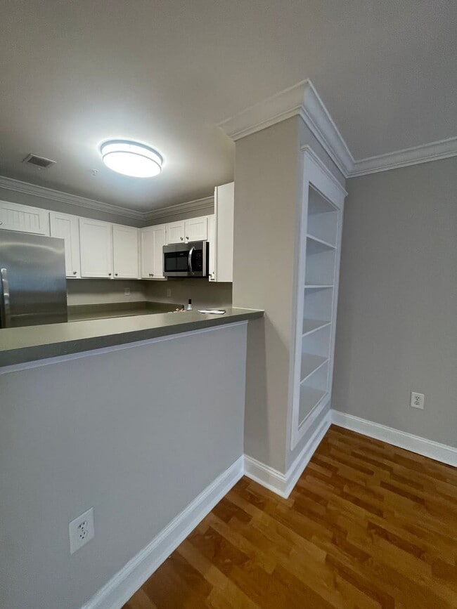 Building Photo - 07-211 Markey