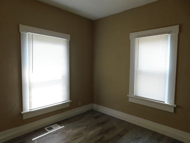 Building Photo - Charming 2 Bedroom/1 Bath Home in El Dorado!
