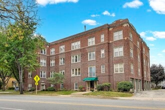 Building Photo - 600 N La Grange Rd