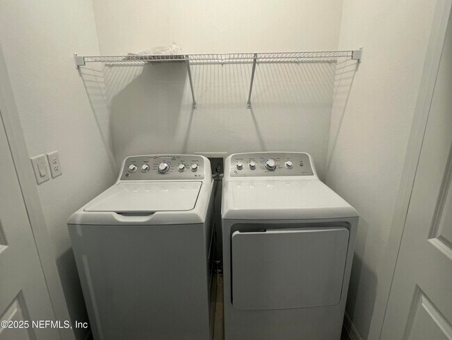 Building Photo - 7271 Sabal Ter