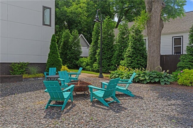 Building Photo - 415 Gartrell St SE