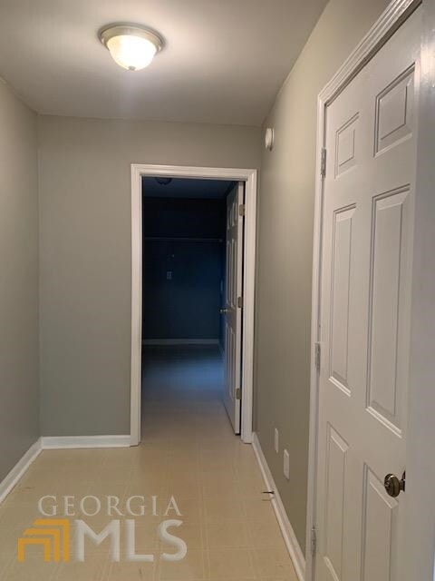 Building Photo - 552 Magnolia Dr
