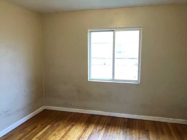 Building Photo - 2 BED 1.5 BATH UNIT IN THE BANBURY CONDOMI...