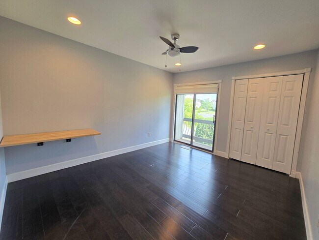 Building Photo - Amenities abound! Spacious, 2-bed & 2.5-ba...