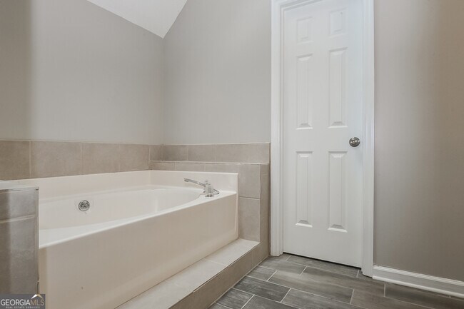 Building Photo - 3138 Ashbury Ln