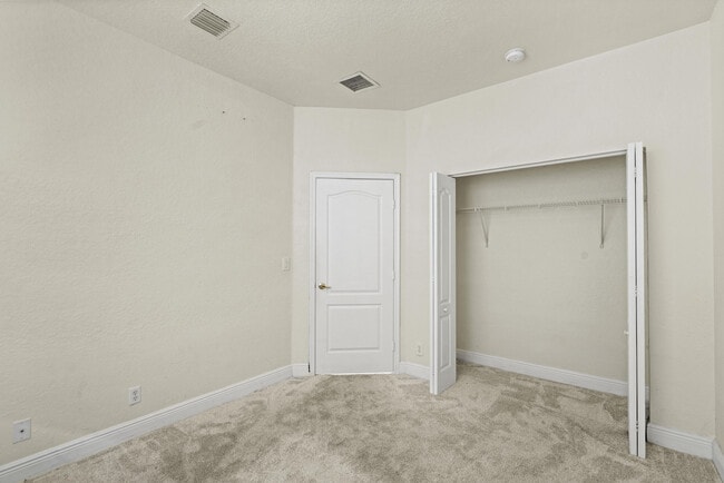 Building Photo - 5919 Walnut Park Ln