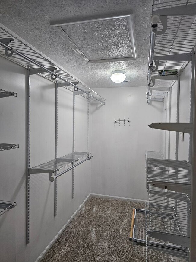 Building Photo - 5679 Hickory Fork Rd