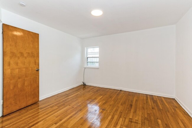 Building Photo - 169 McAdoo Ave