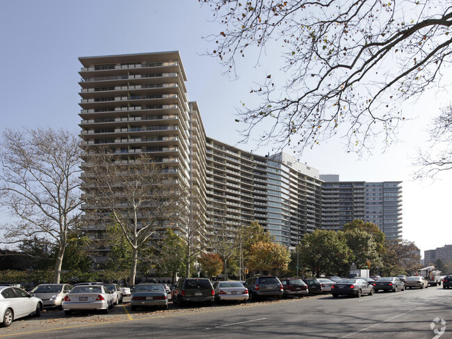 Building Photo - The Philadelphian Condominiums