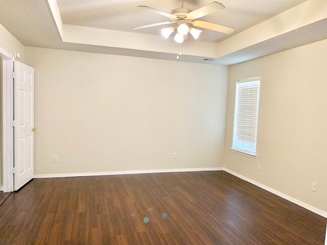 Building Photo - 2309 SW 15th St