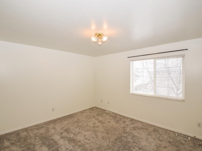 Building Photo - 105 Penhurst Pl
