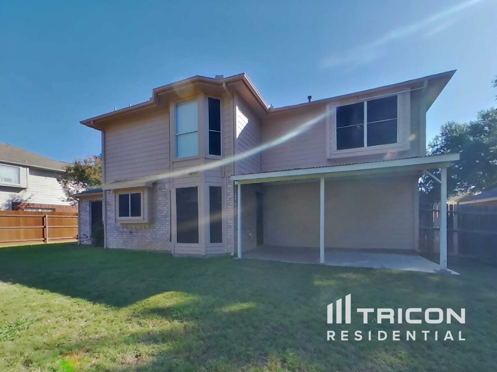 Building Photo - 2817 Laurel Hill Dr